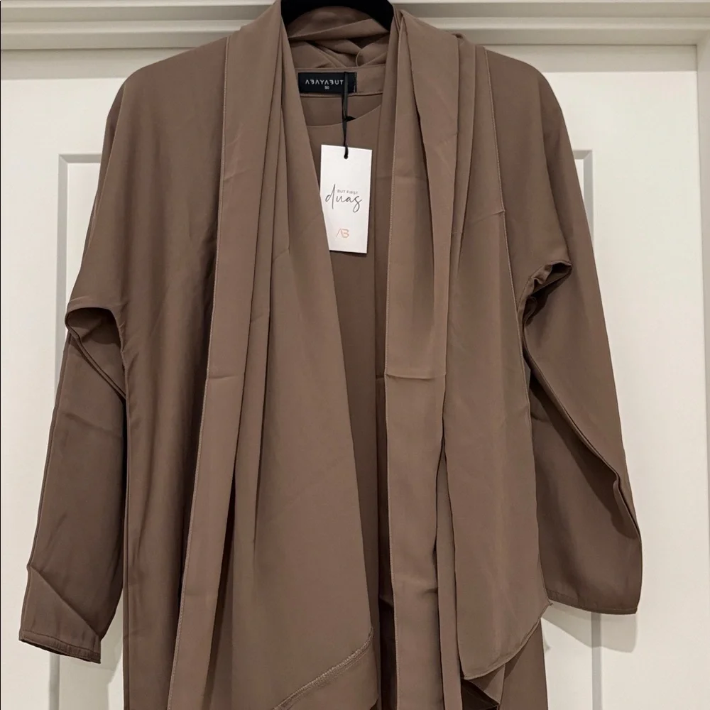 NWT [Azrah] Plain Closed Abay in Coffee w/ Scarf & Tie Juniors Girls 50” 11/12